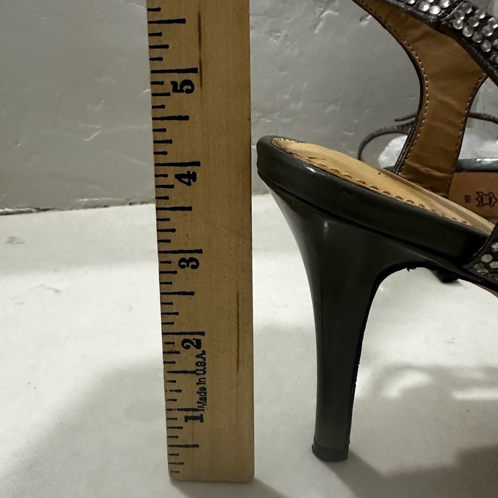 Antonio Melani Gray Rhinestone Heels Womens Size 8 Peep Toe 4” Heel - Picture 7 of 11